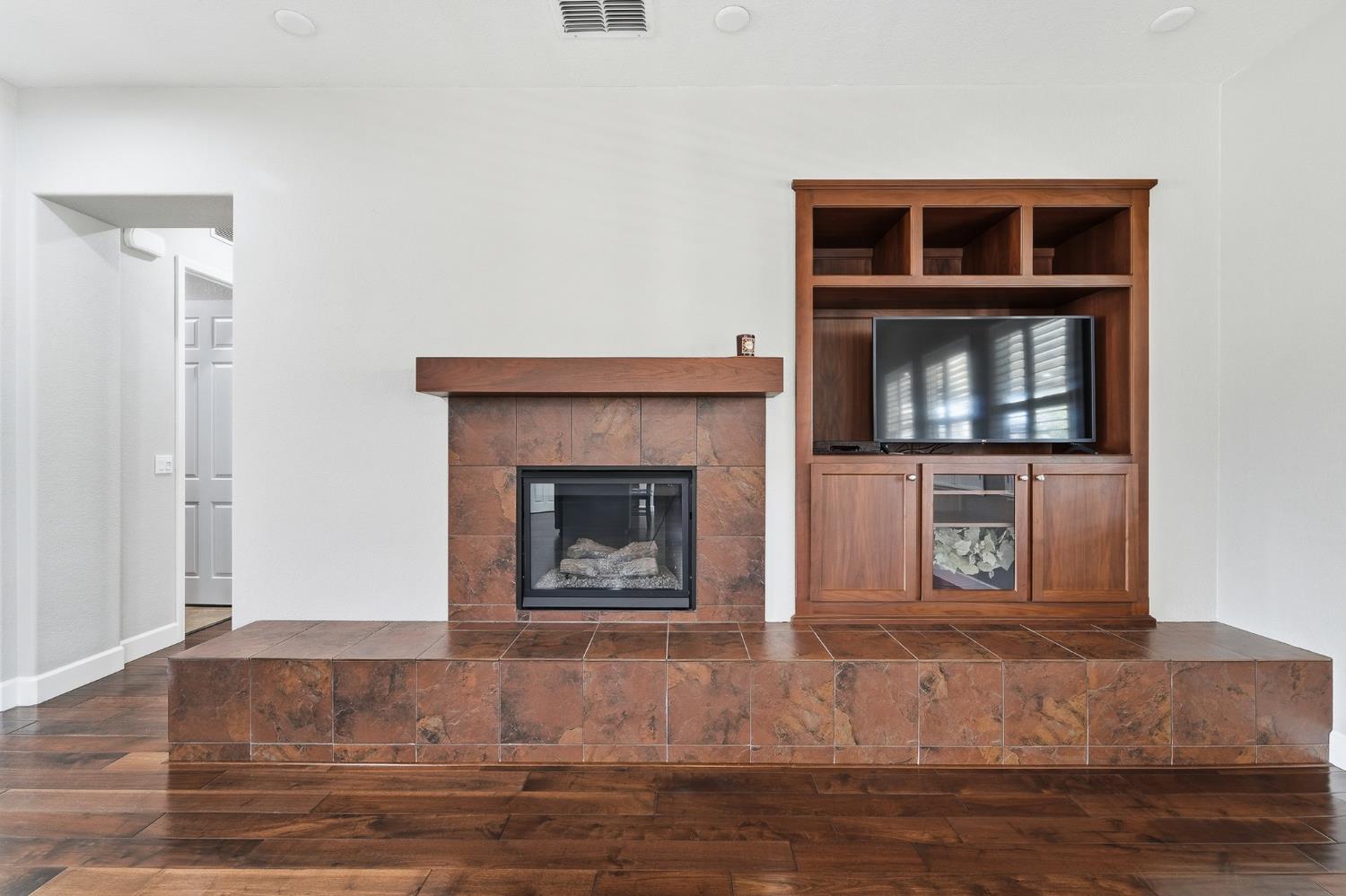 2558 Edgebrook Ln, Manteca, CA 95336