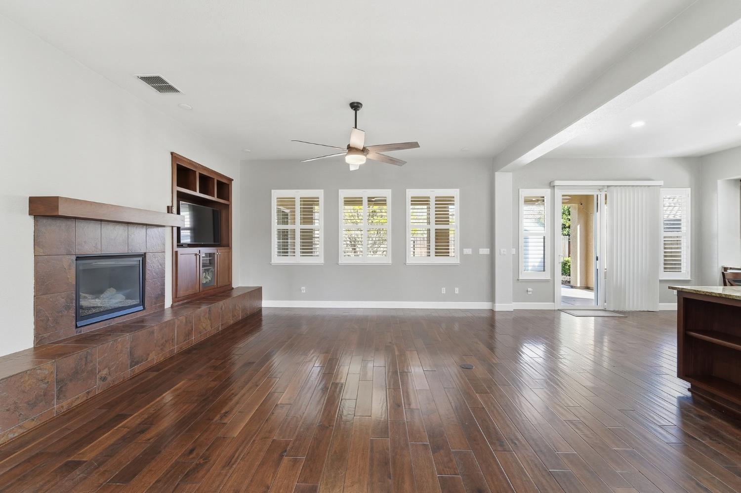 2558 Edgebrook Ln, Manteca, CA 95336