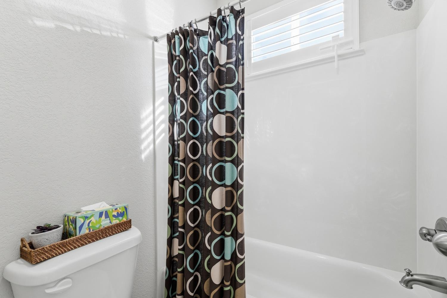 2558 Edgebrook Ln, Manteca, CA 95336