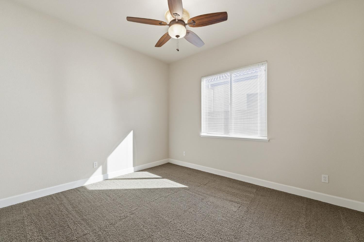 2558 Edgebrook Ln, Manteca, CA 95336