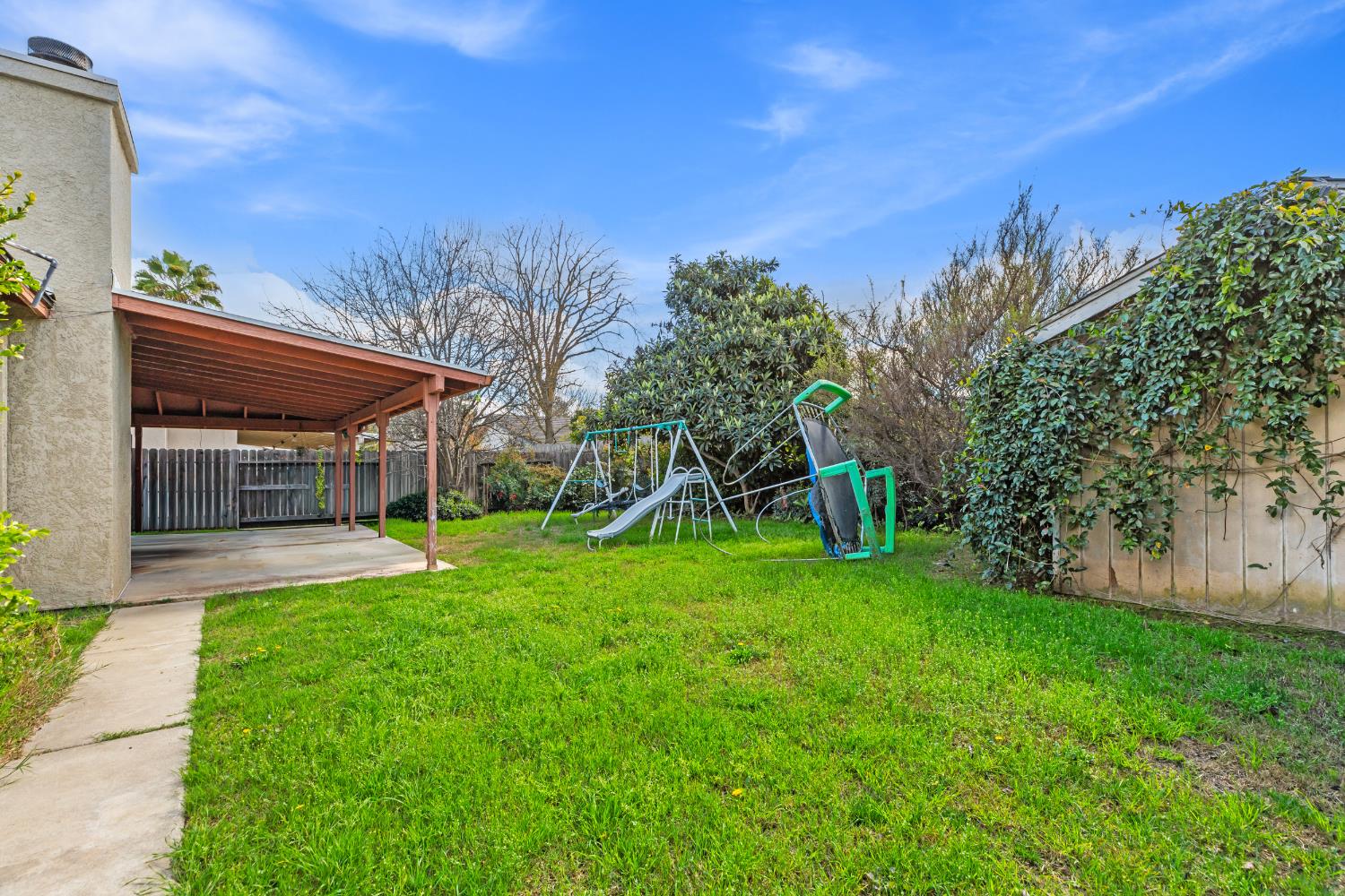 2106 Silverock Rd, Riverbank, CA 95367