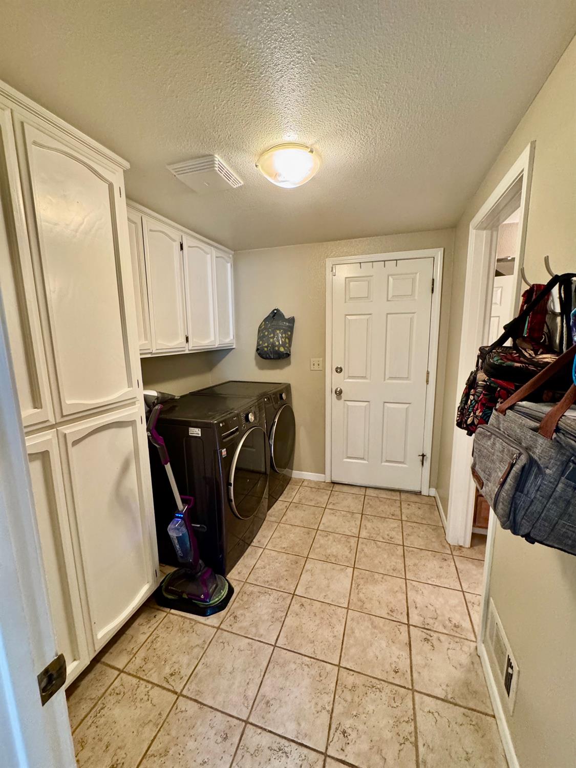 2304 Ridderkerk Cir, Modesto, CA 95356