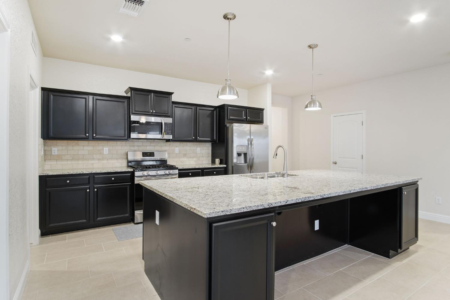 3790 Bonifacio Way, Merced, CA 95340