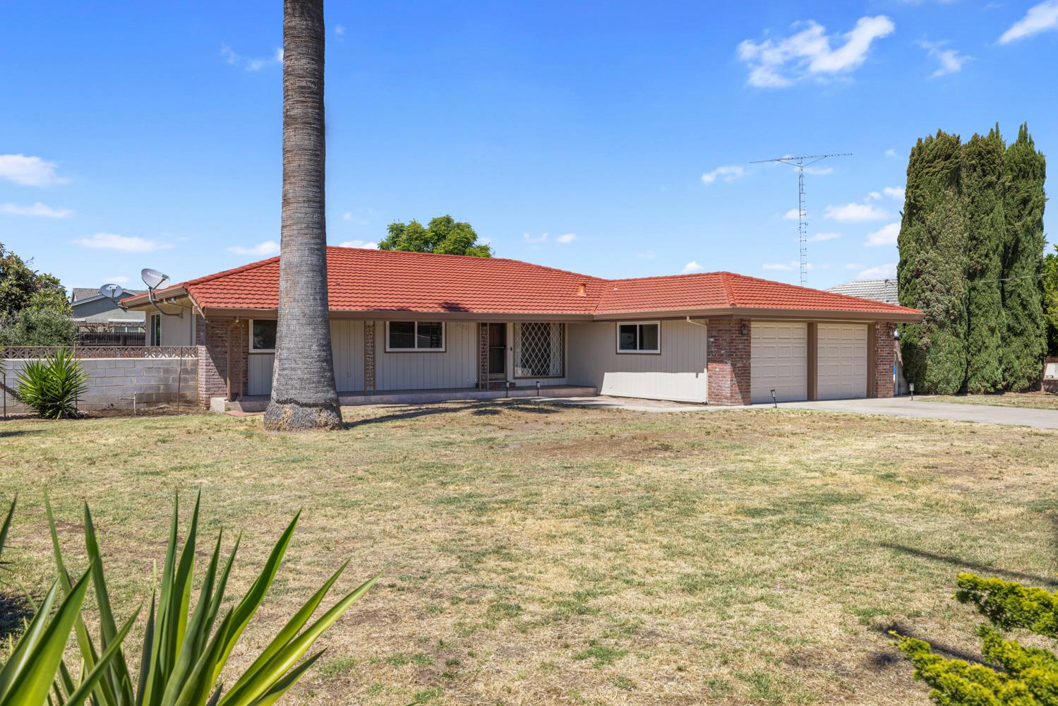 2021 W Louise Ave, Manteca, CA 95337