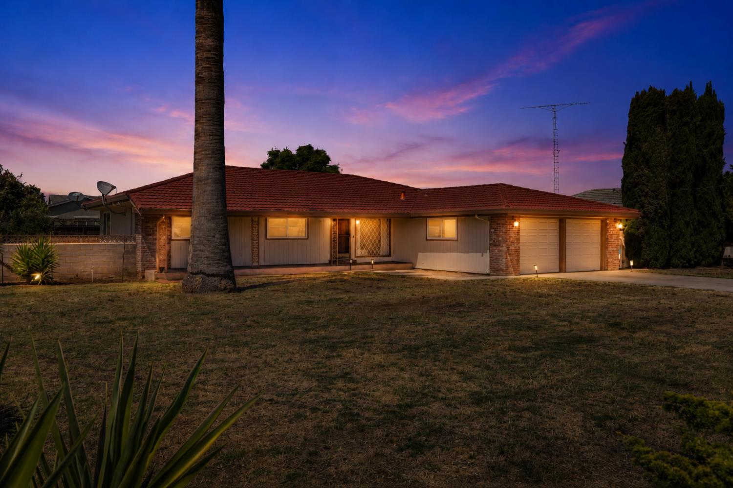 2021 W Louise Ave, Manteca, CA 95337