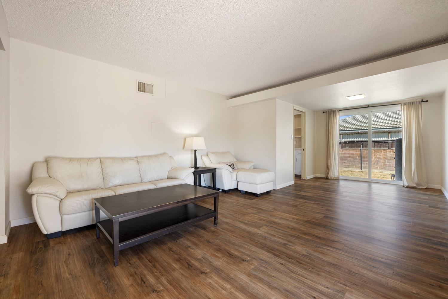 2021 W Louise Ave, Manteca, CA 95337