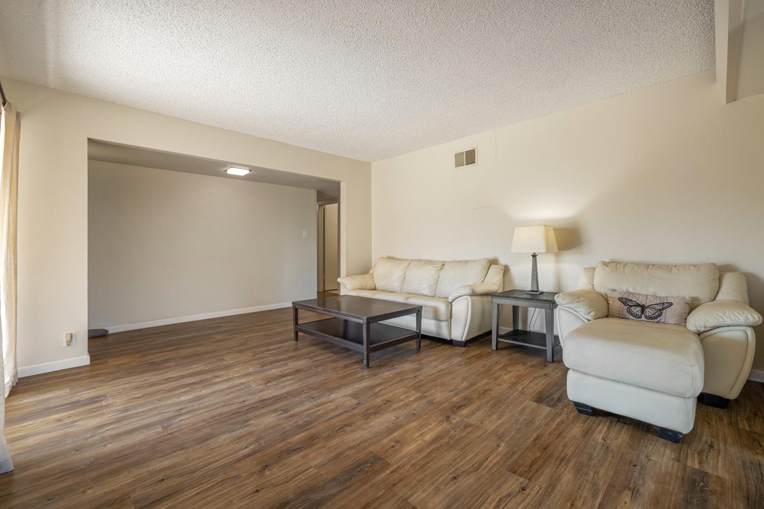 2021 W Louise Ave, Manteca, CA 95337