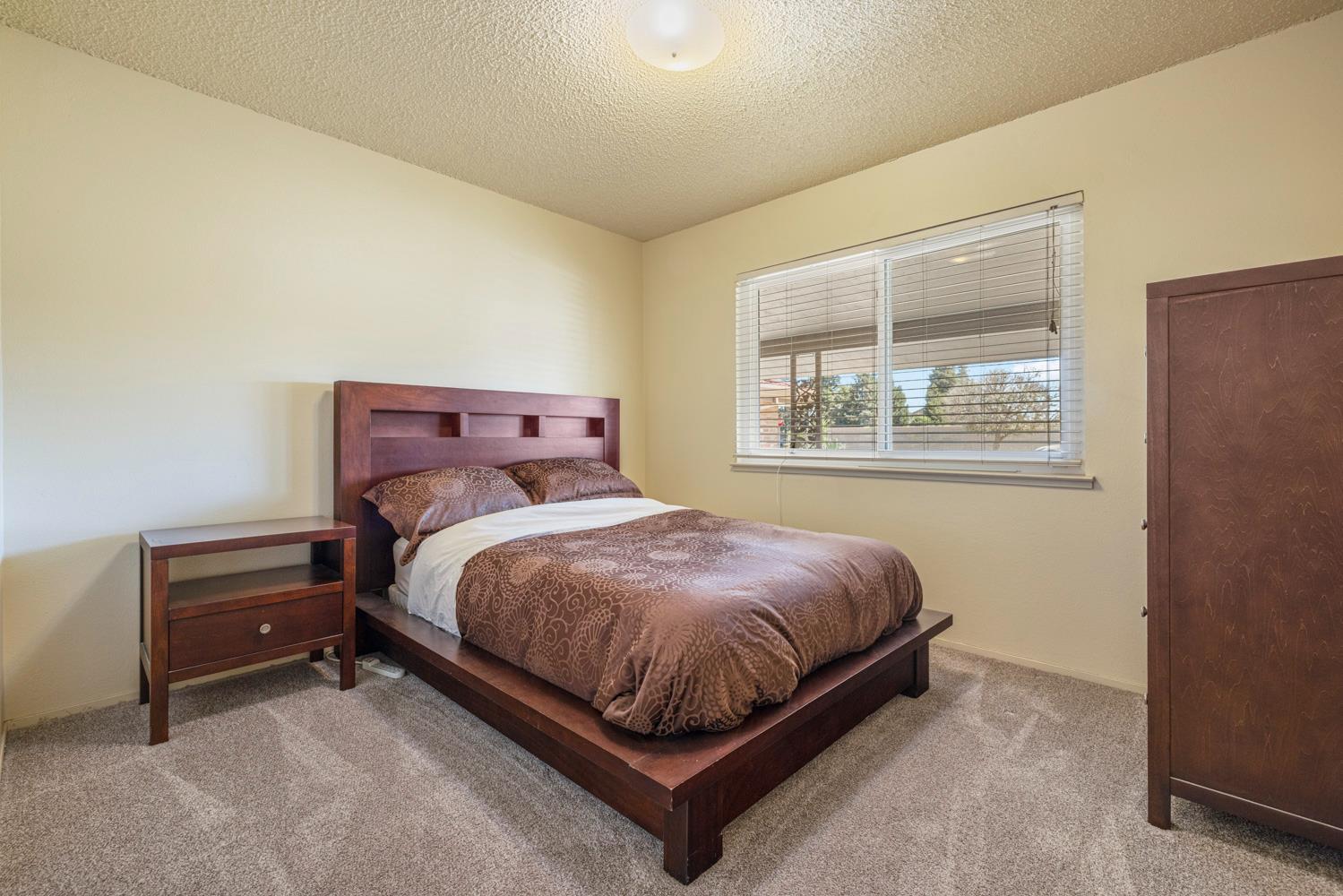 2021 W Louise Ave, Manteca, CA 95337