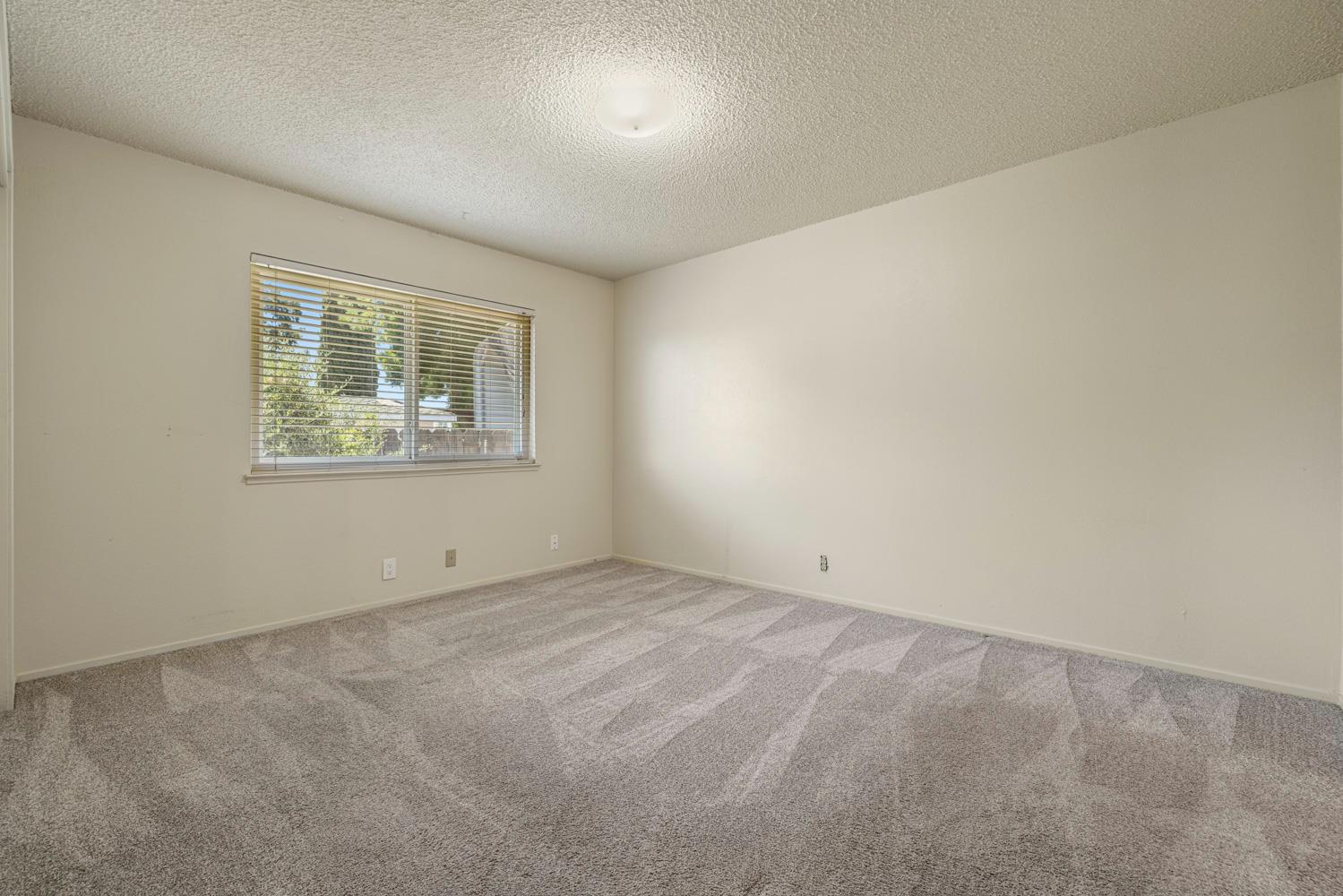 2021 W Louise Ave, Manteca, CA 95337