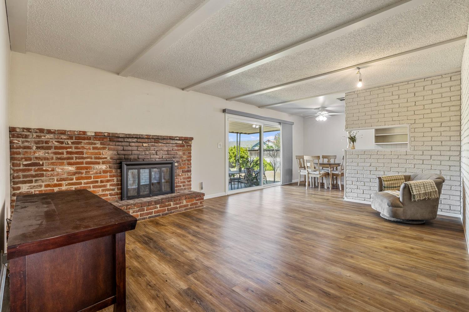 2021 W Louise Ave, Manteca, CA 95337