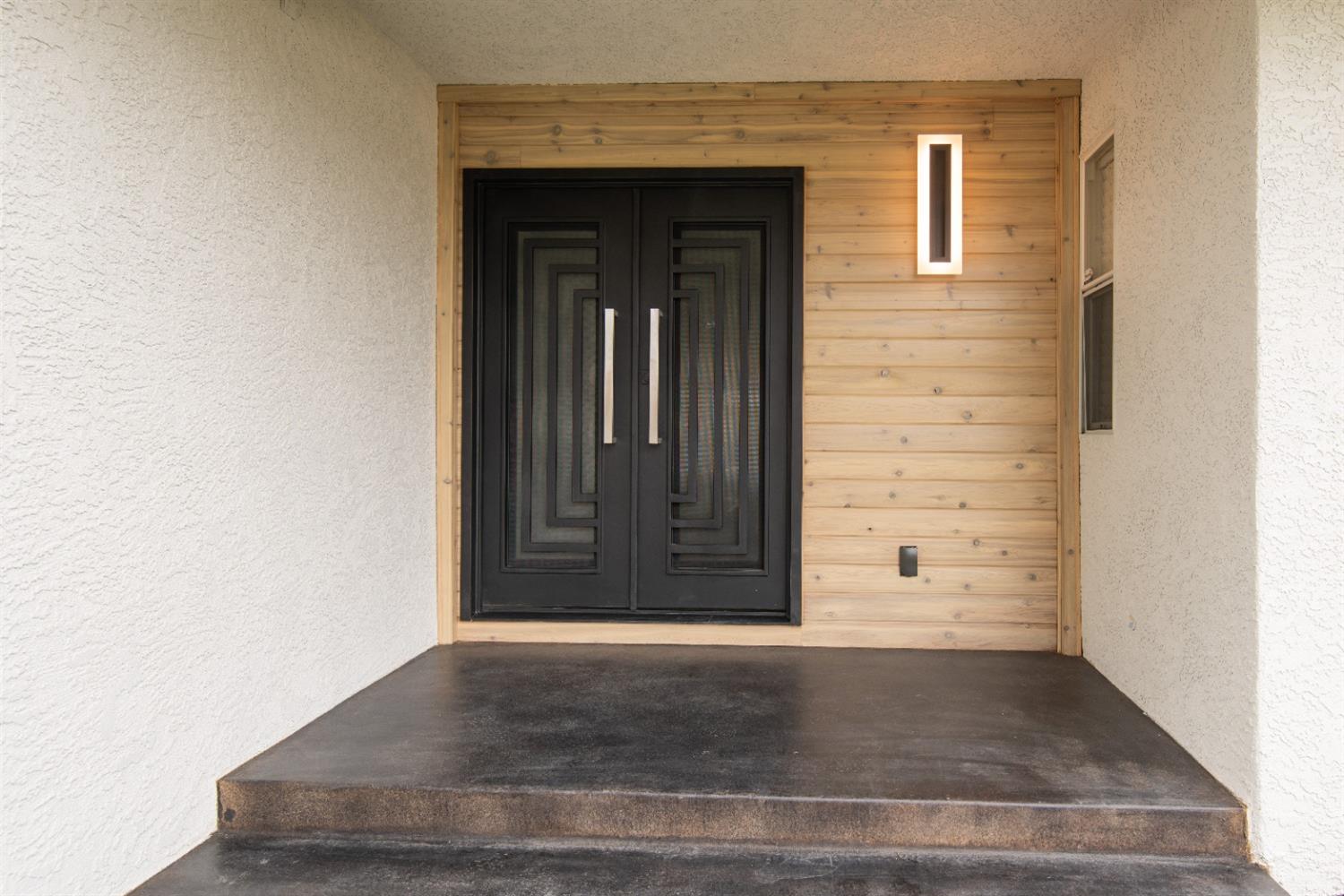 606 Hartley Dr, Modesto, CA 95356