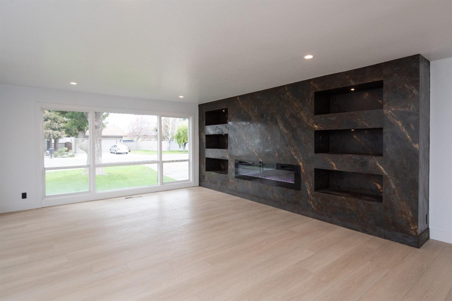 606 Hartley Dr, Modesto, CA 95356