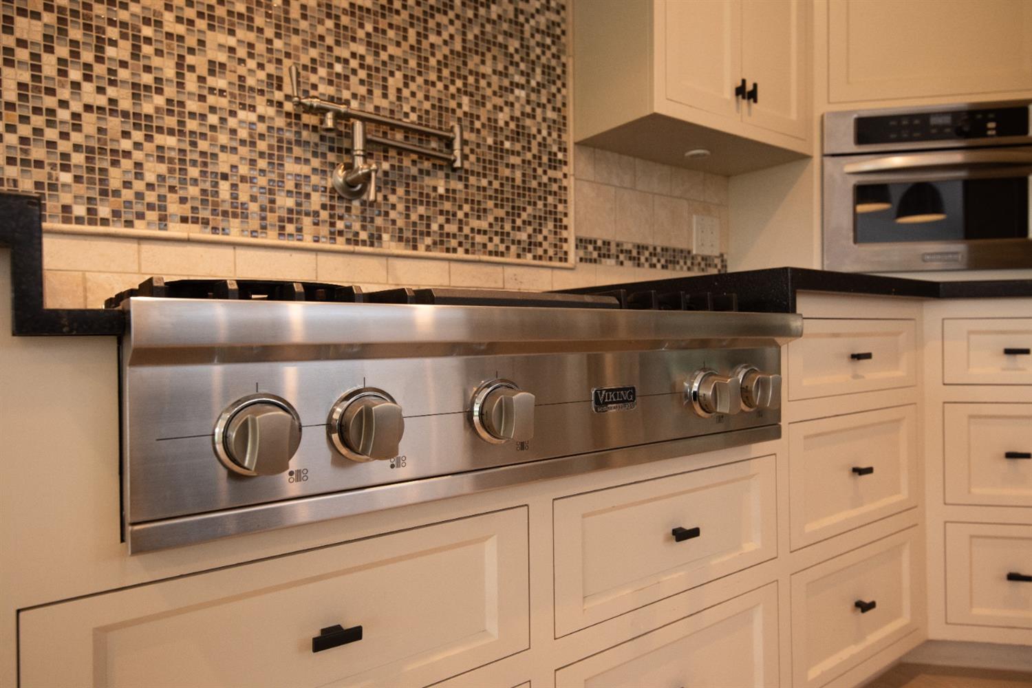 606 Hartley Dr, Modesto, CA 95356