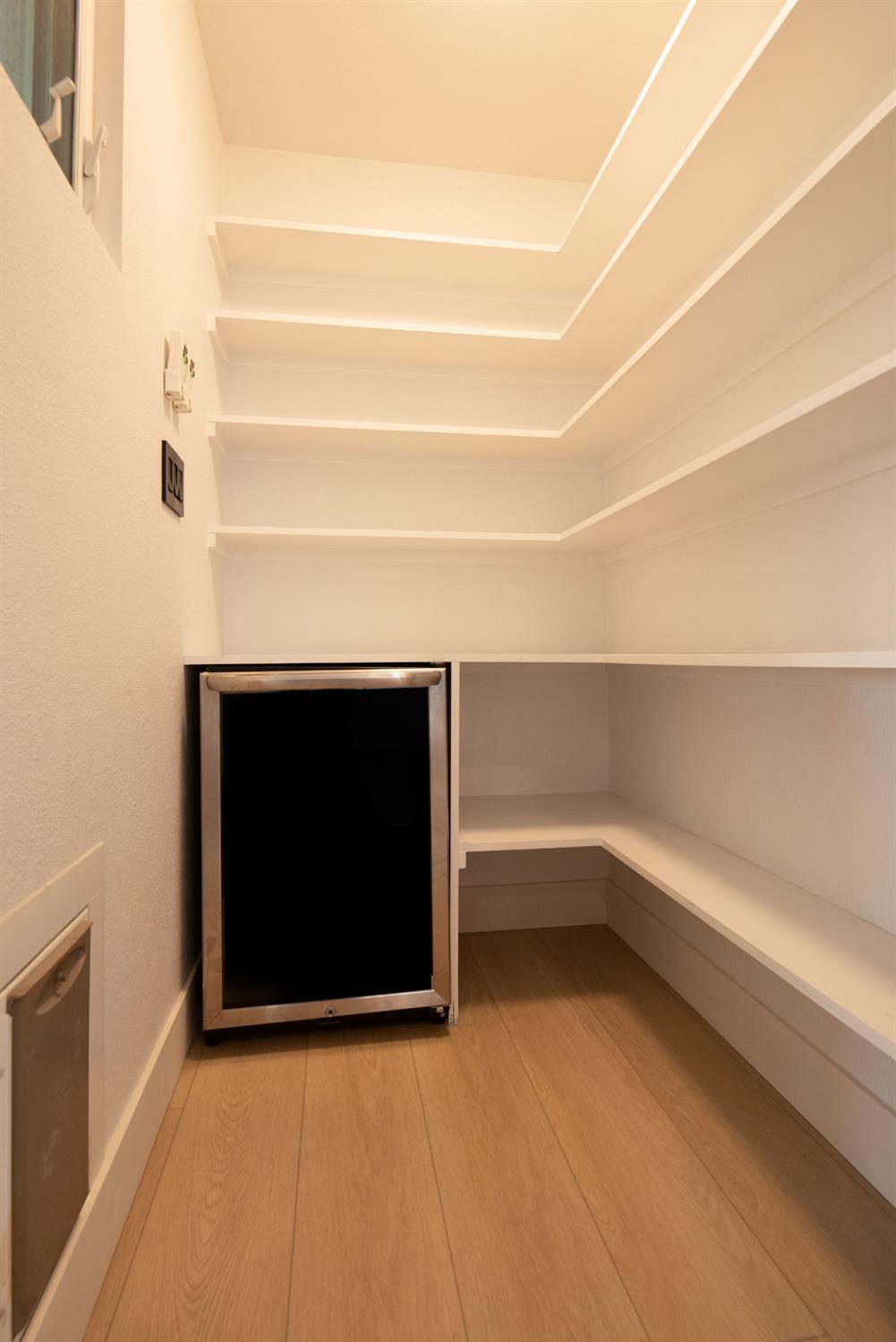 606 Hartley Dr, Modesto, CA 95356