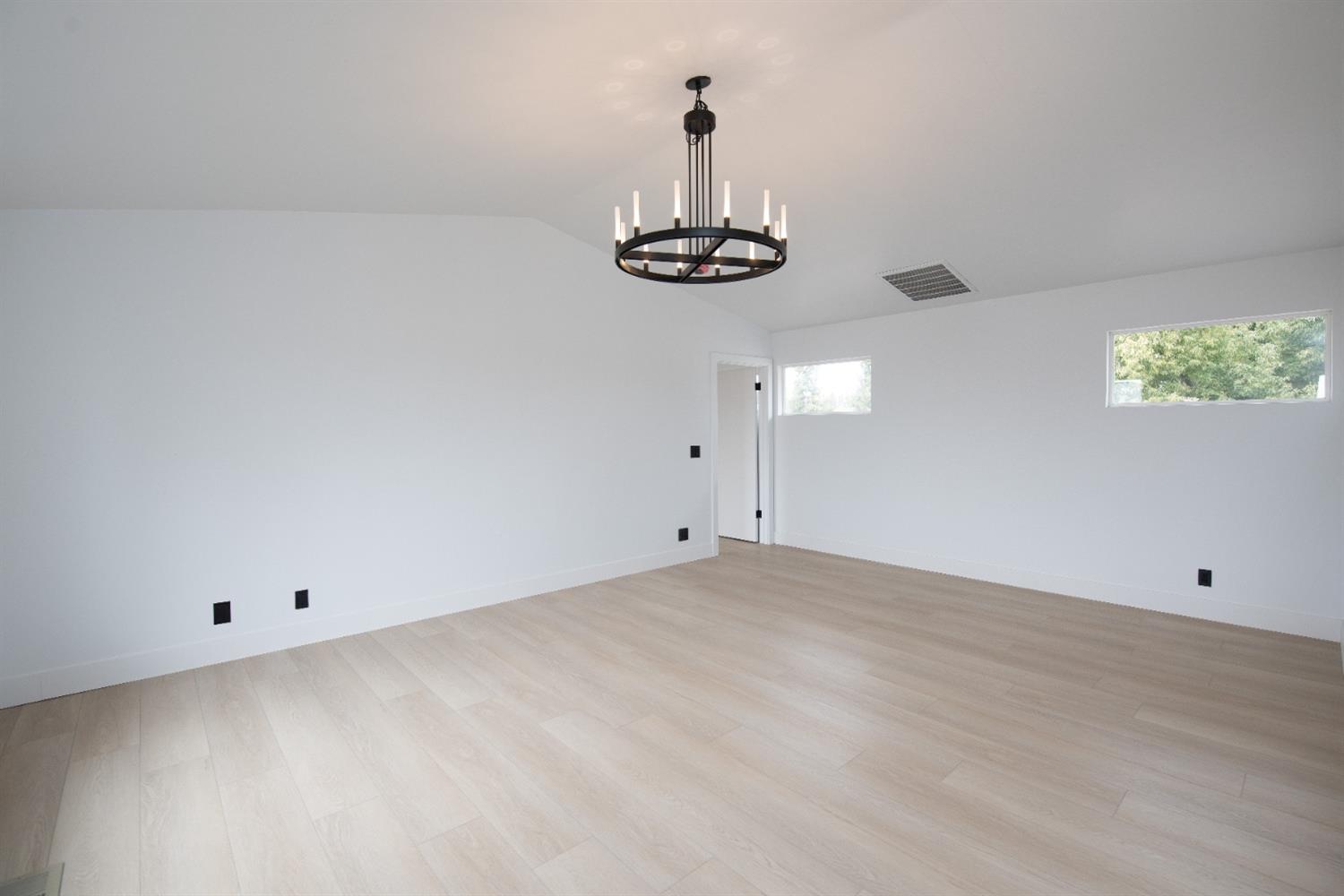 606 Hartley Dr, Modesto, CA 95356