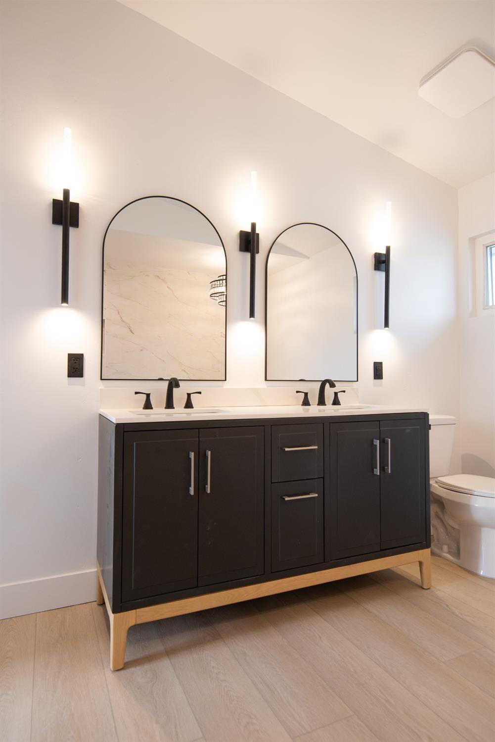 606 Hartley Dr, Modesto, CA 95356