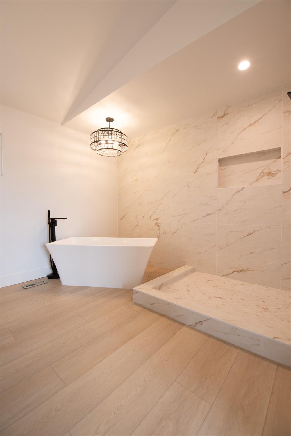 606 Hartley Dr, Modesto, CA 95356