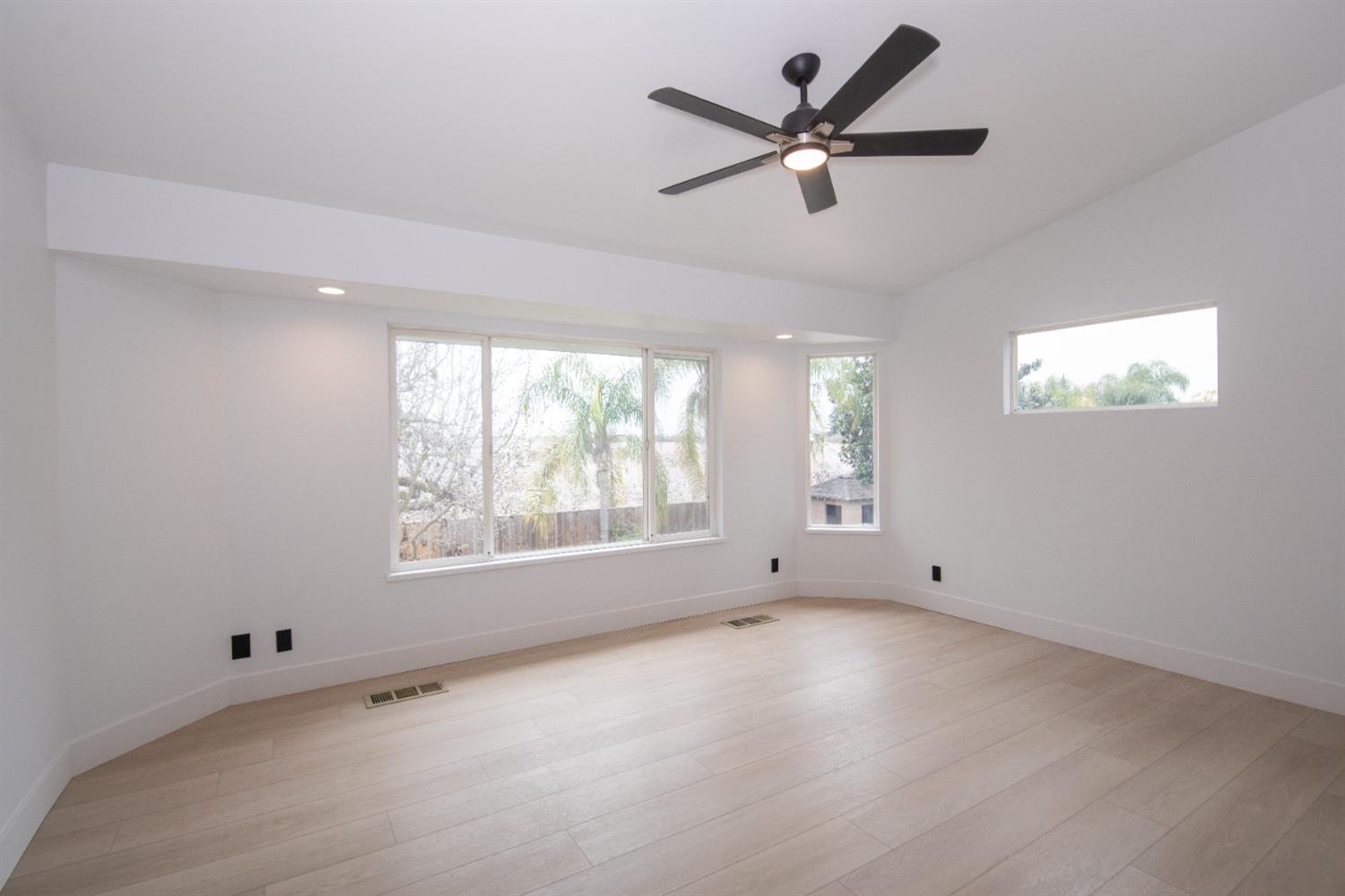 606 Hartley Dr, Modesto, CA 95356