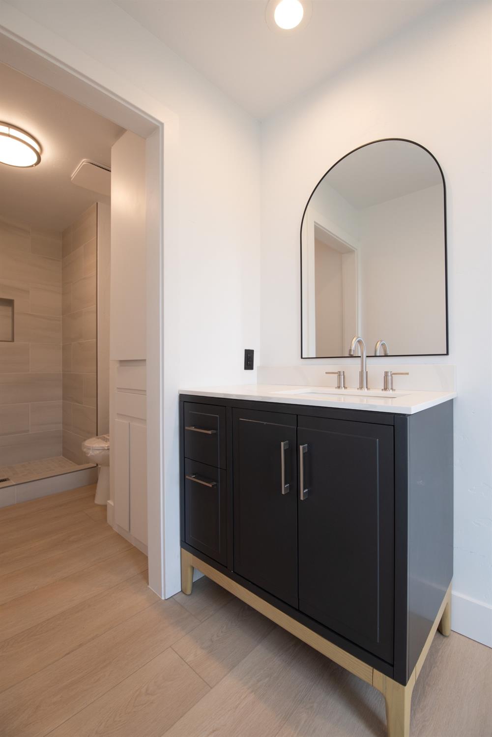 606 Hartley Dr, Modesto, CA 95356