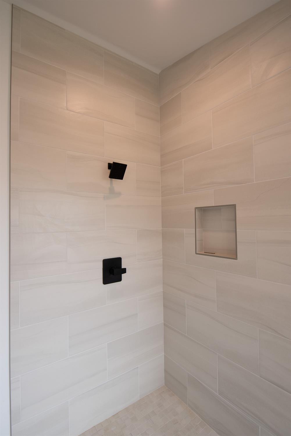 606 Hartley Dr, Modesto, CA 95356