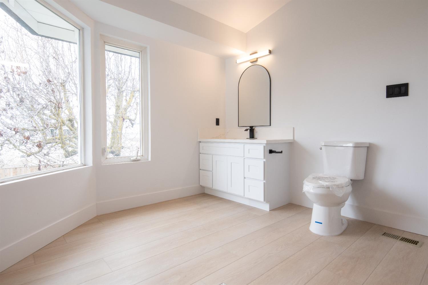 606 Hartley Dr, Modesto, CA 95356