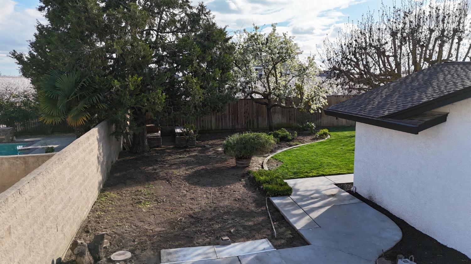 606 Hartley Dr, Modesto, CA 95356