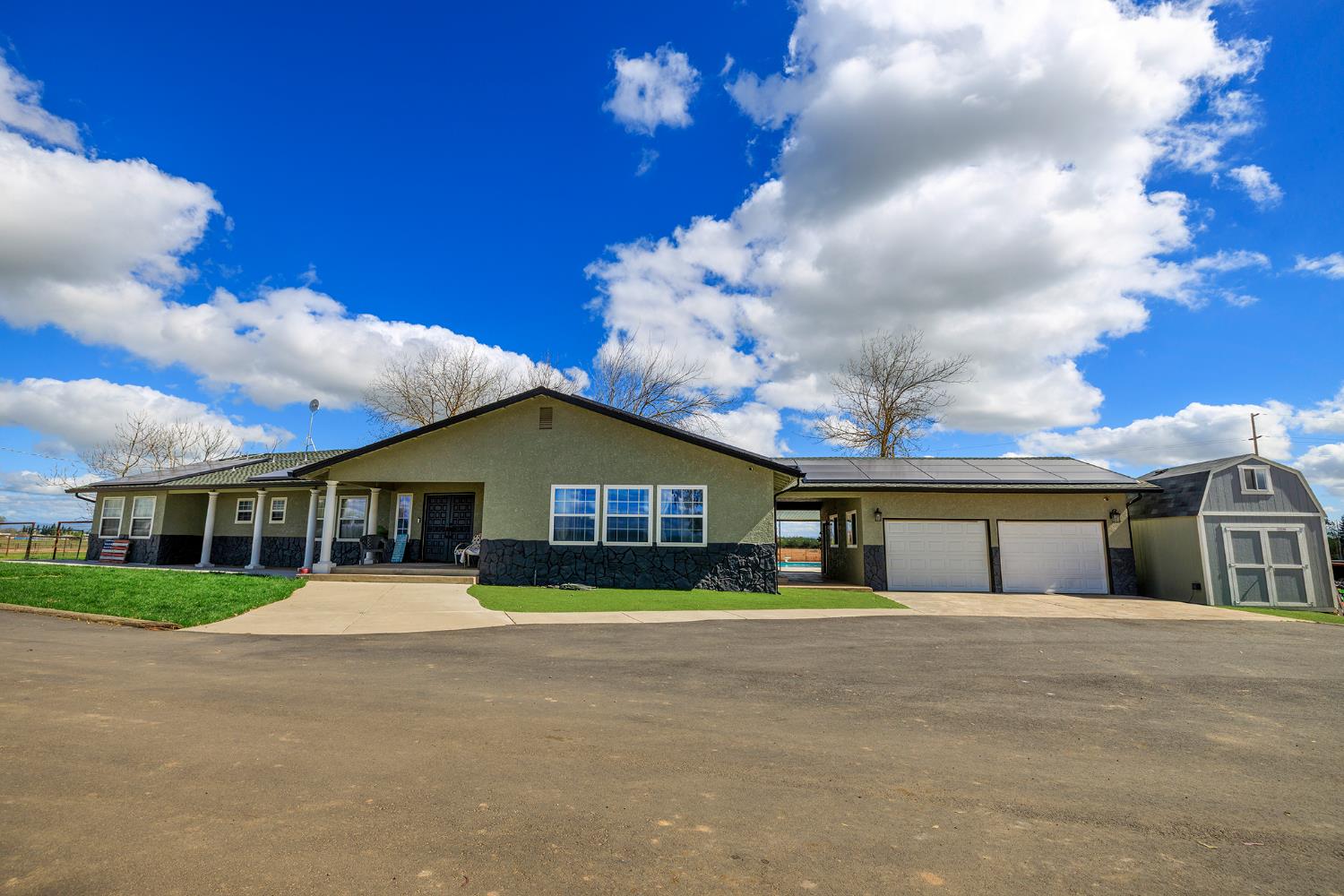 10606 Pioneer Ave, Oakdale, CA 95361