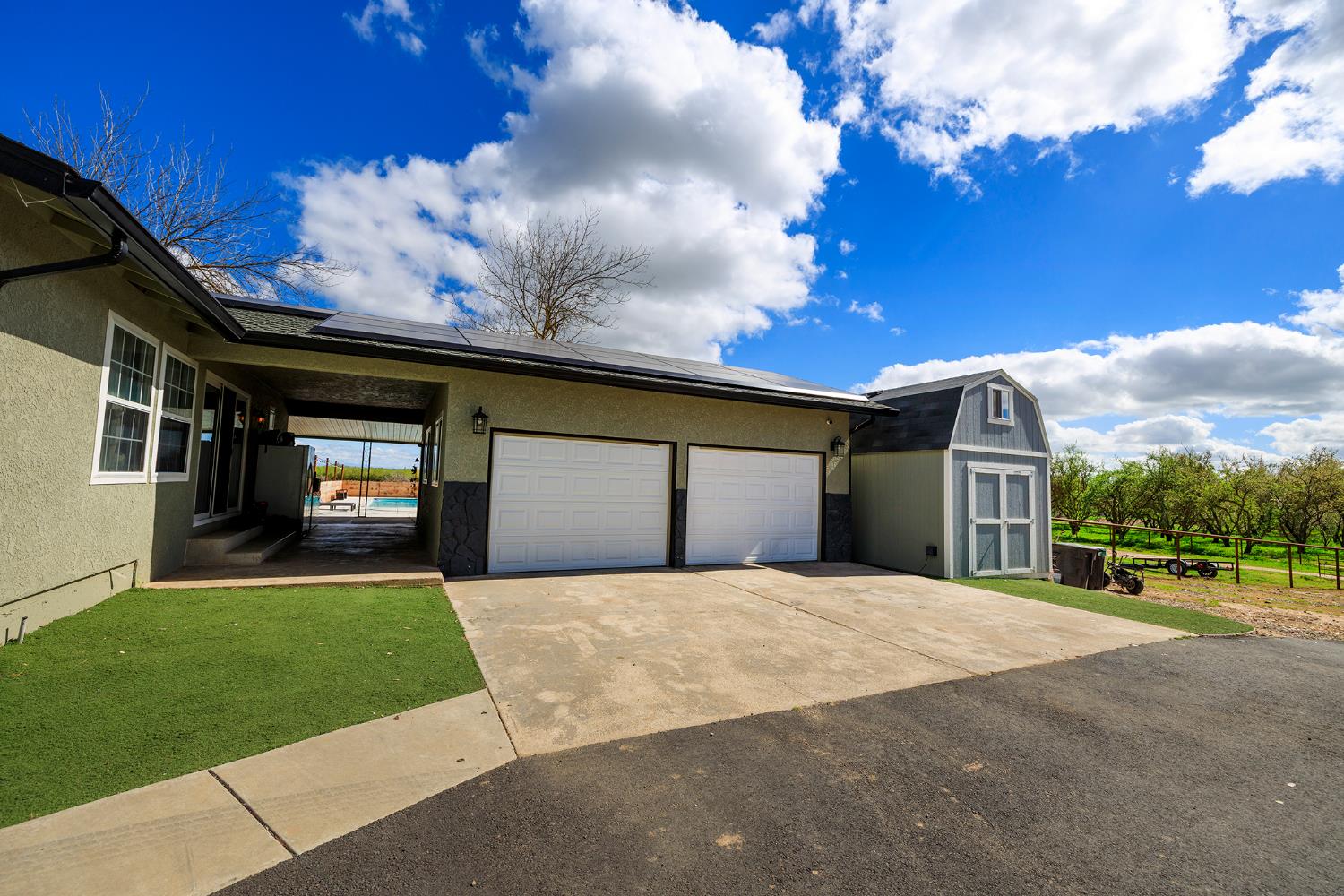 10606 Pioneer Ave, Oakdale, CA 95361