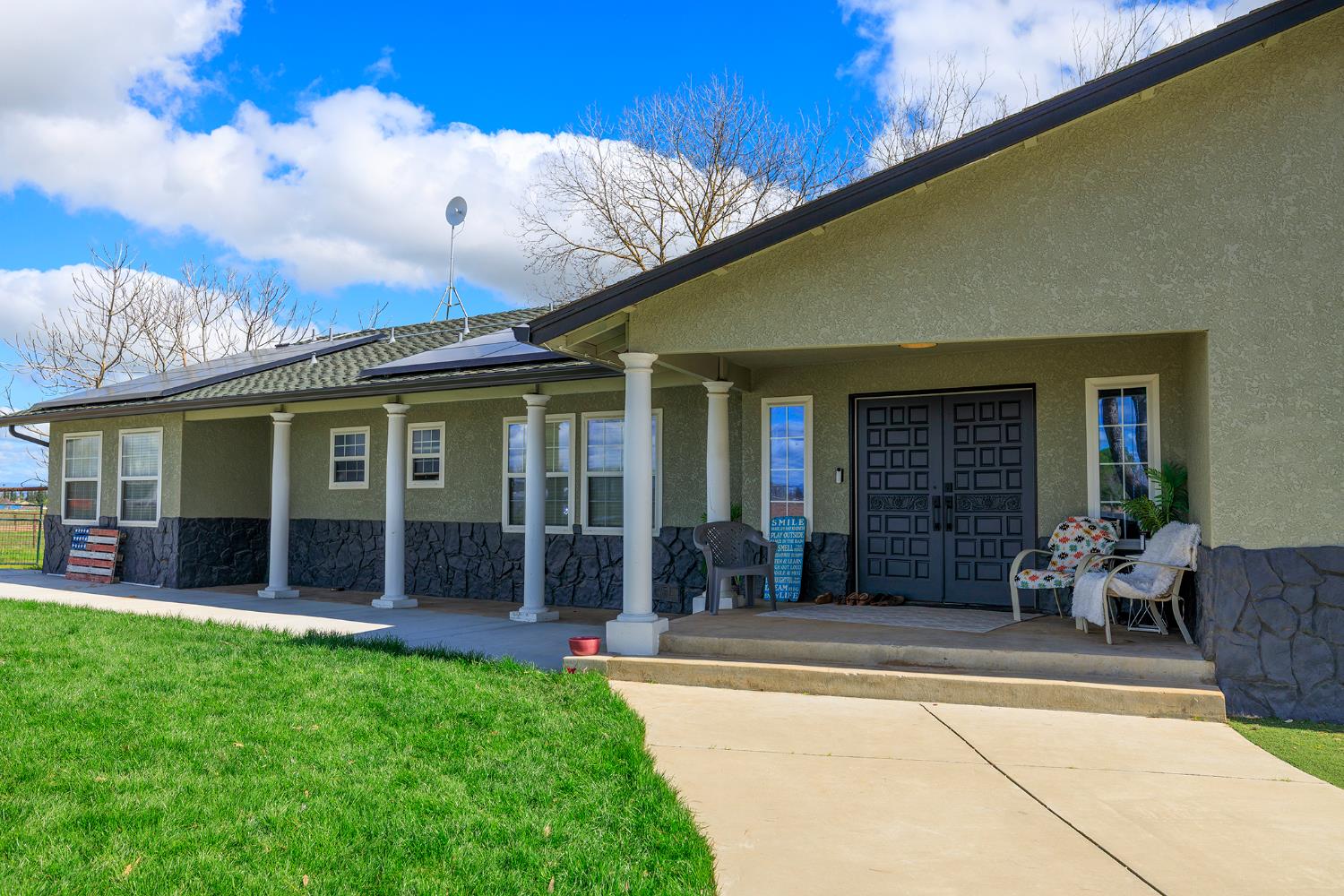 10606 Pioneer Ave, Oakdale, CA 95361