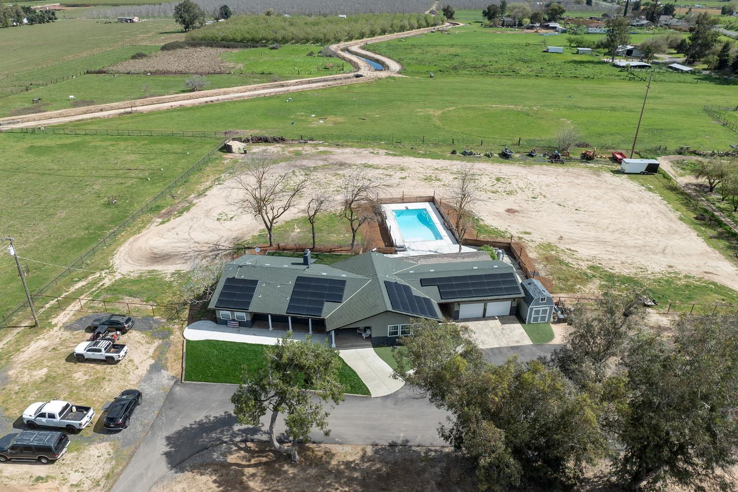 10606 Pioneer Ave, Oakdale, CA 95361