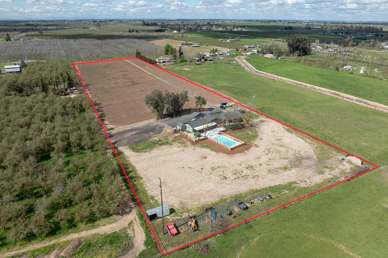 10606 Pioneer Ave, Oakdale, CA 95361