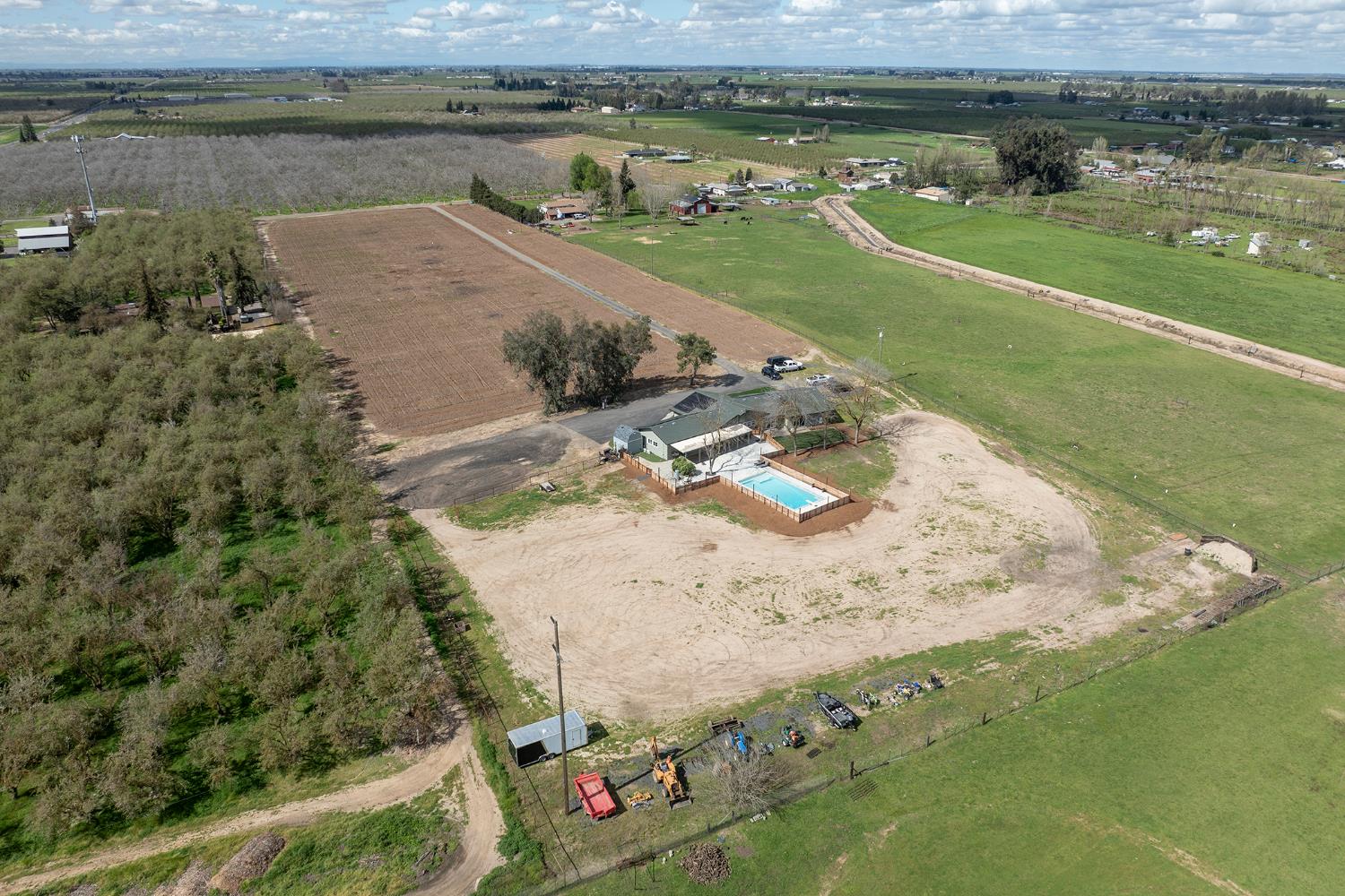 10606 Pioneer Ave, Oakdale, CA 95361