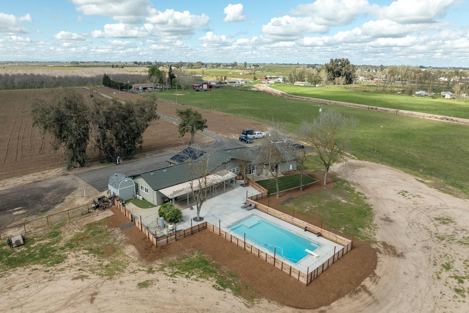 10606 Pioneer Ave, Oakdale, CA 95361