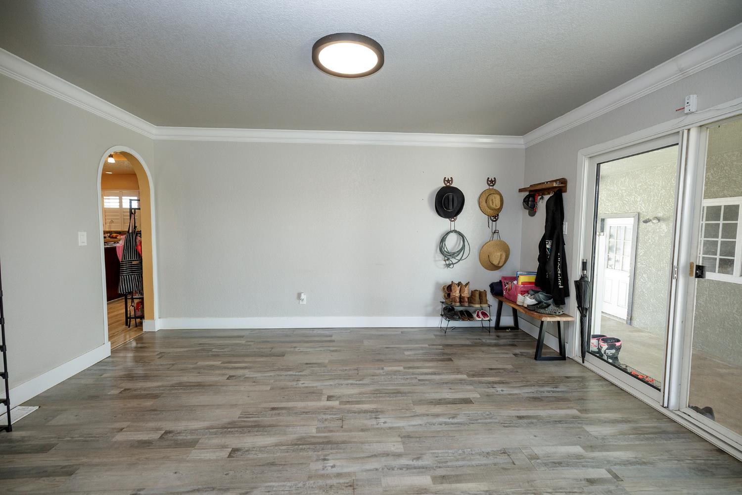 10606 Pioneer Ave, Oakdale, CA 95361