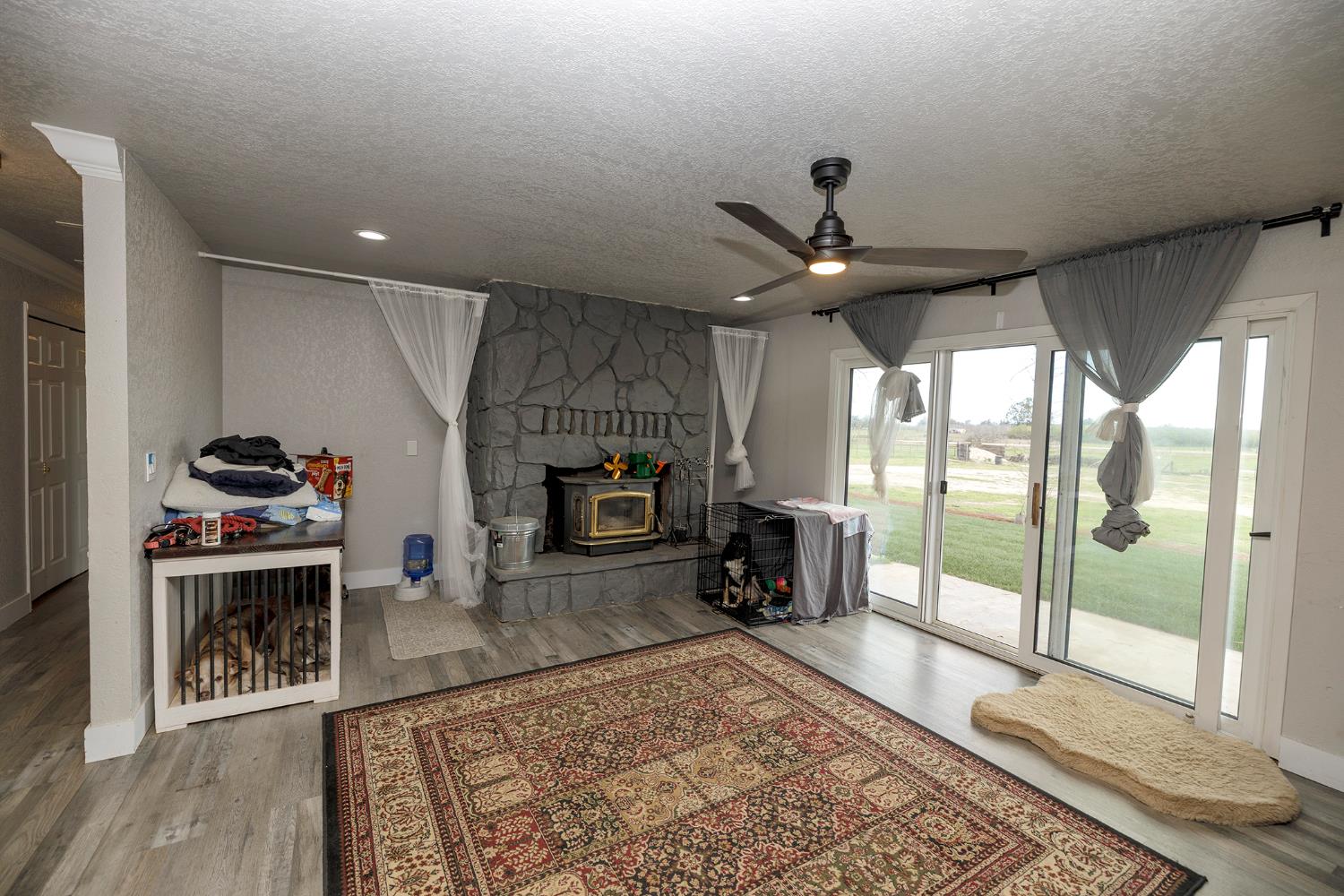 10606 Pioneer Ave, Oakdale, CA 95361