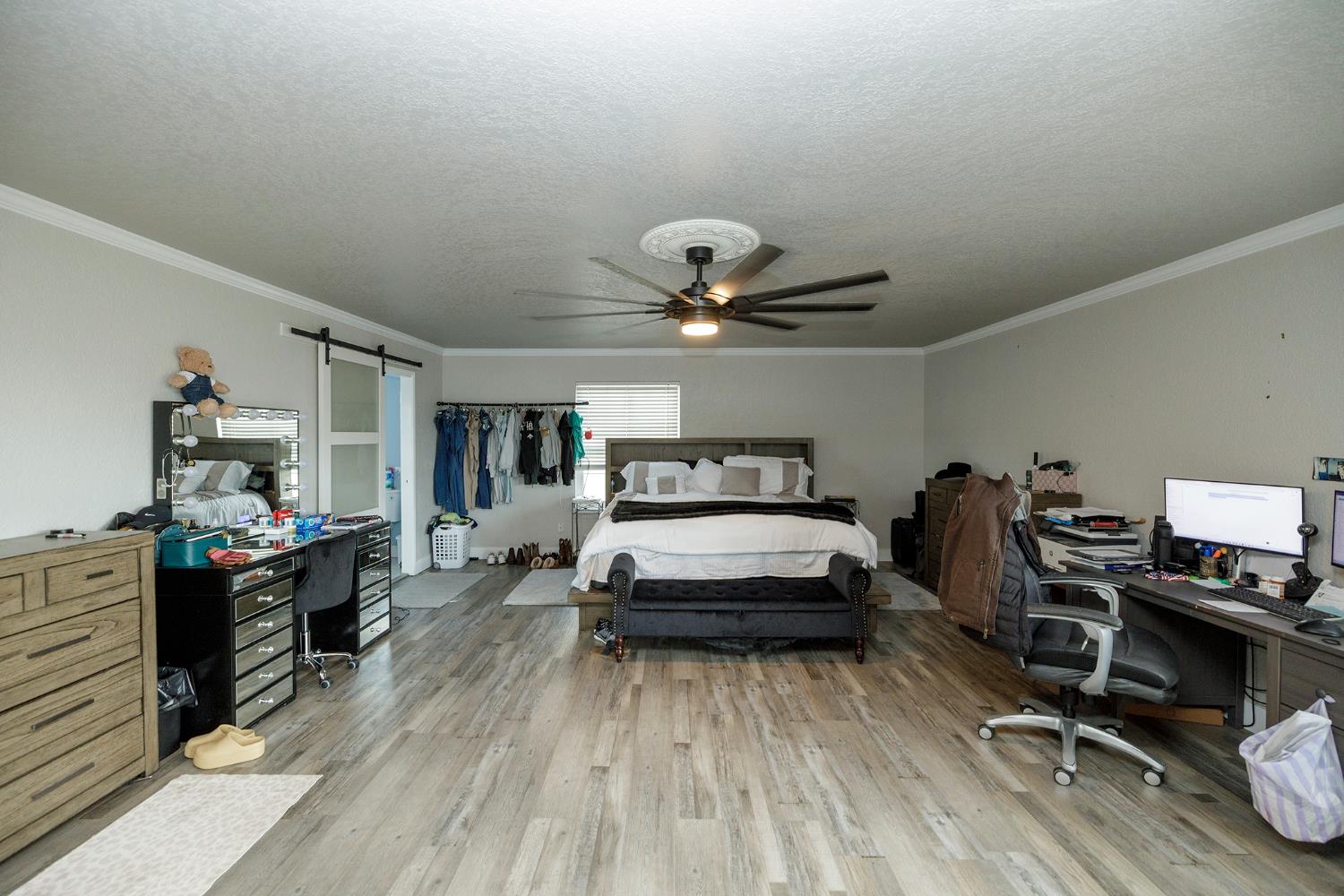 10606 Pioneer Ave, Oakdale, CA 95361