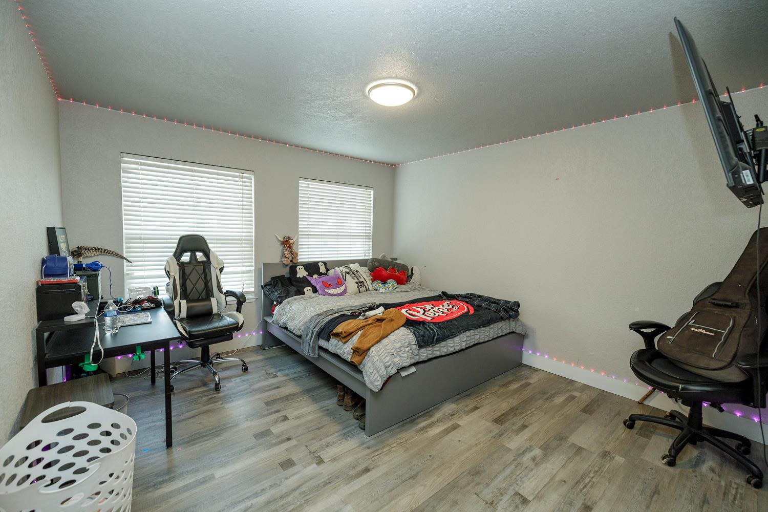 10606 Pioneer Ave, Oakdale, CA 95361