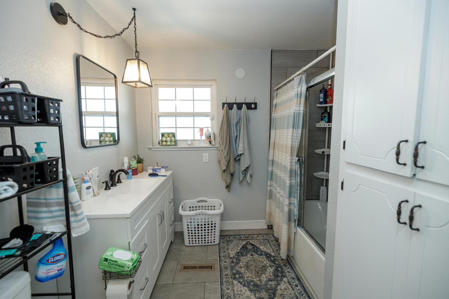 10606 Pioneer Ave, Oakdale, CA 95361