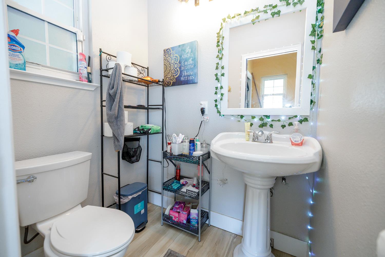 10606 Pioneer Ave, Oakdale, CA 95361