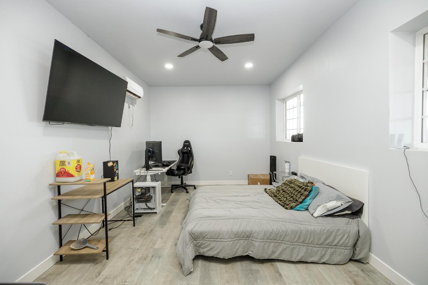 10606 Pioneer Ave, Oakdale, CA 95361