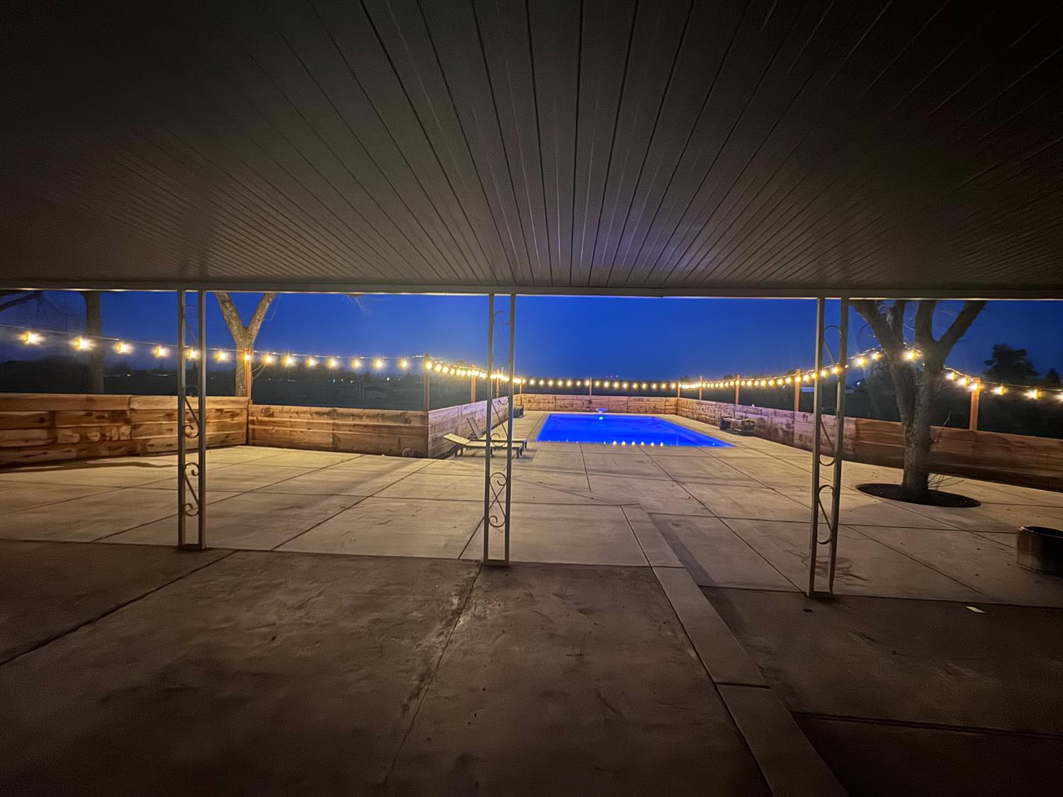 10606 Pioneer Ave, Oakdale, CA 95361