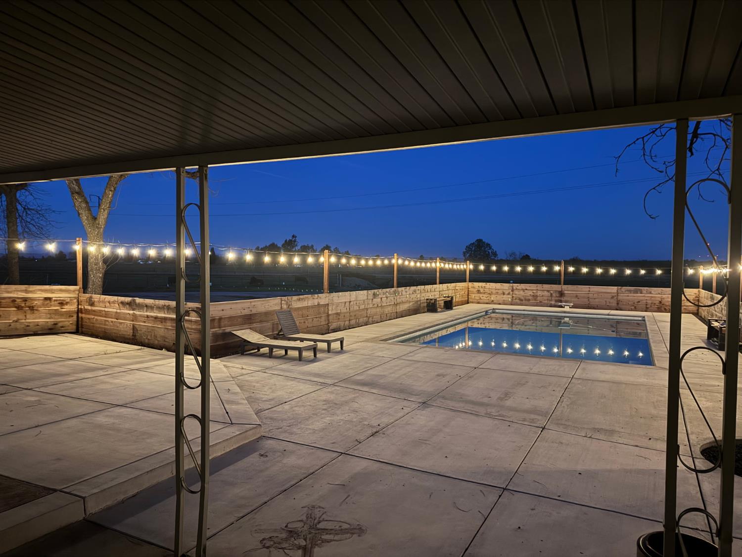 10606 Pioneer Ave, Oakdale, CA 95361