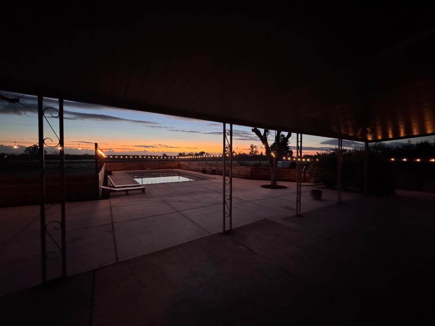 10606 Pioneer Ave, Oakdale, CA 95361