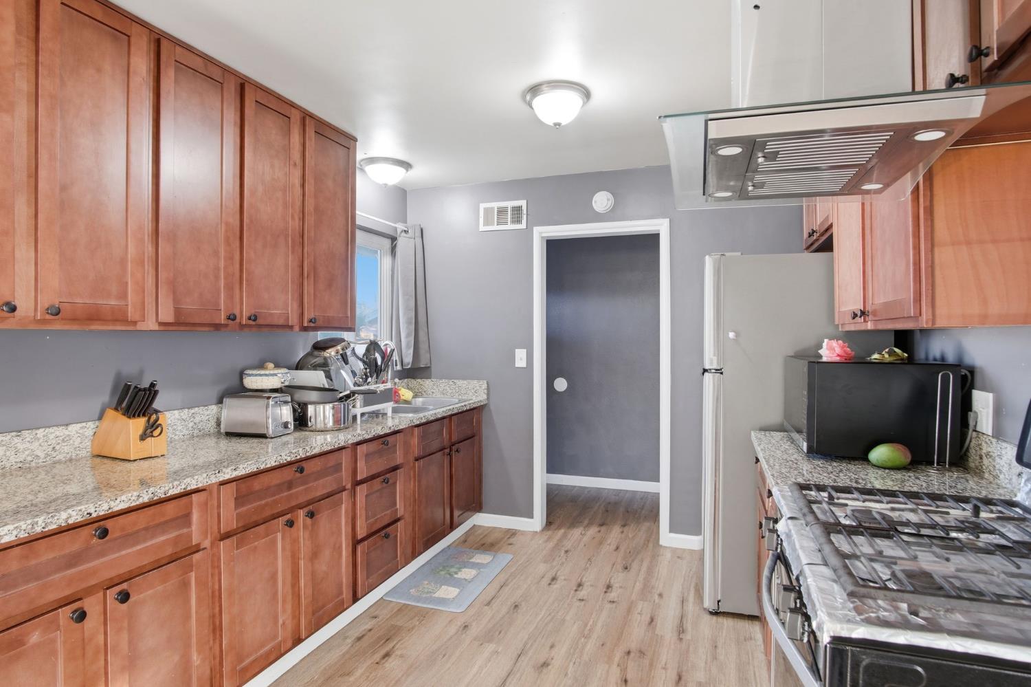 355 Harding Ave, Manteca, CA 95336