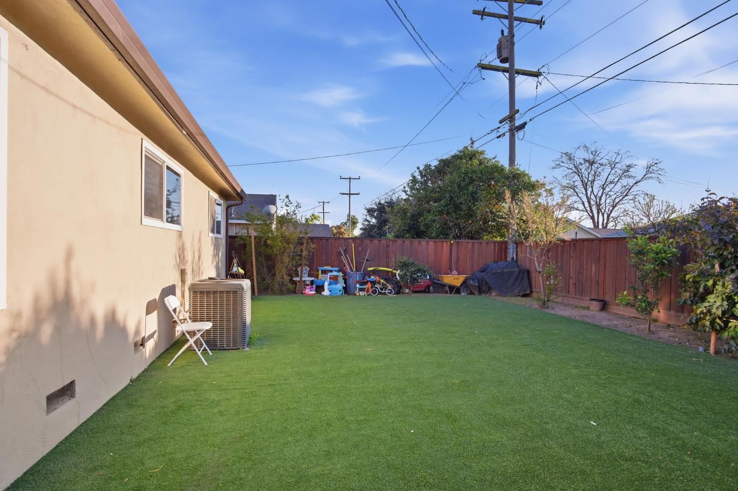 355 Harding Ave, Manteca, CA 95336