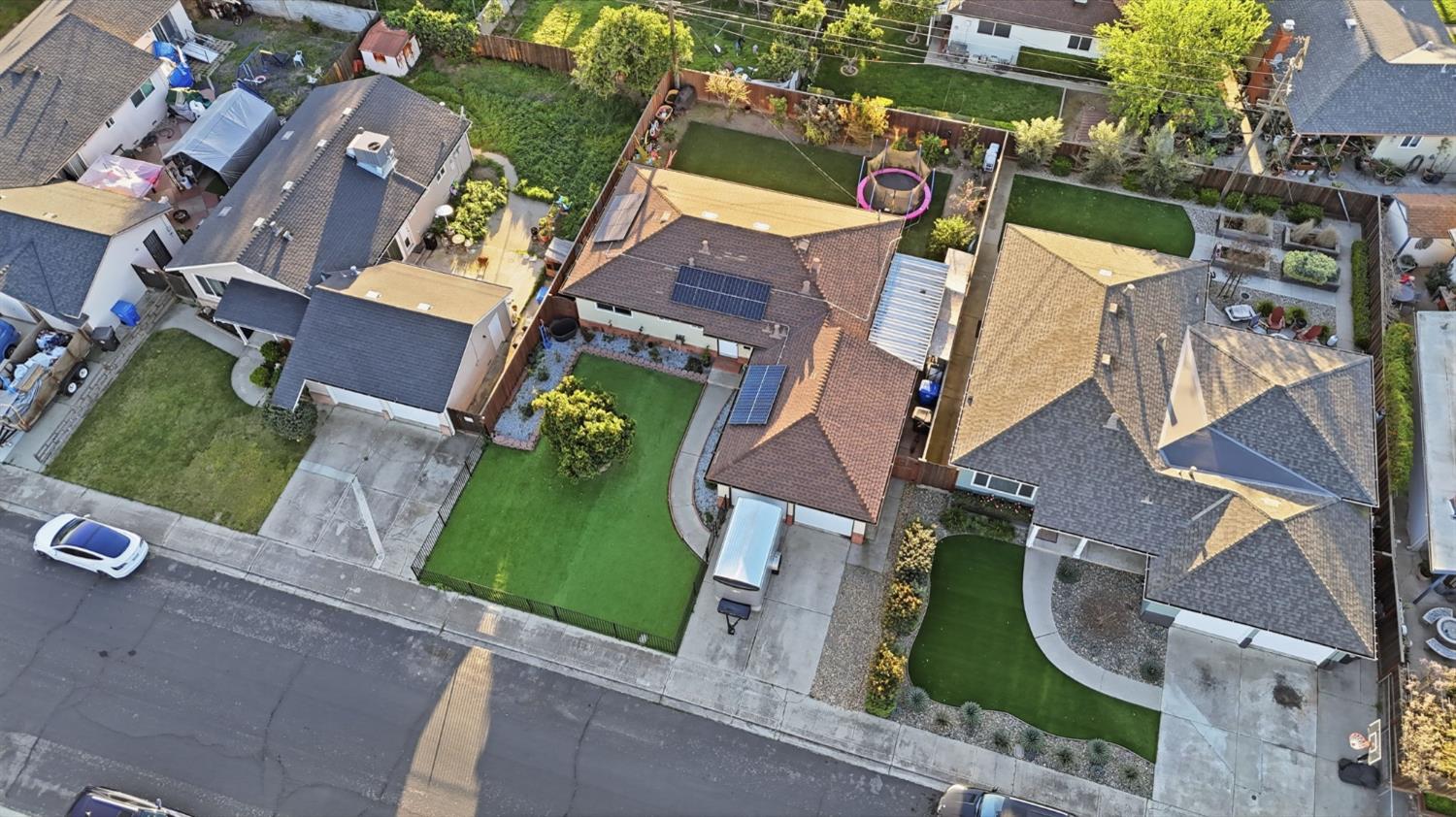 355 Harding Ave, Manteca, CA 95336