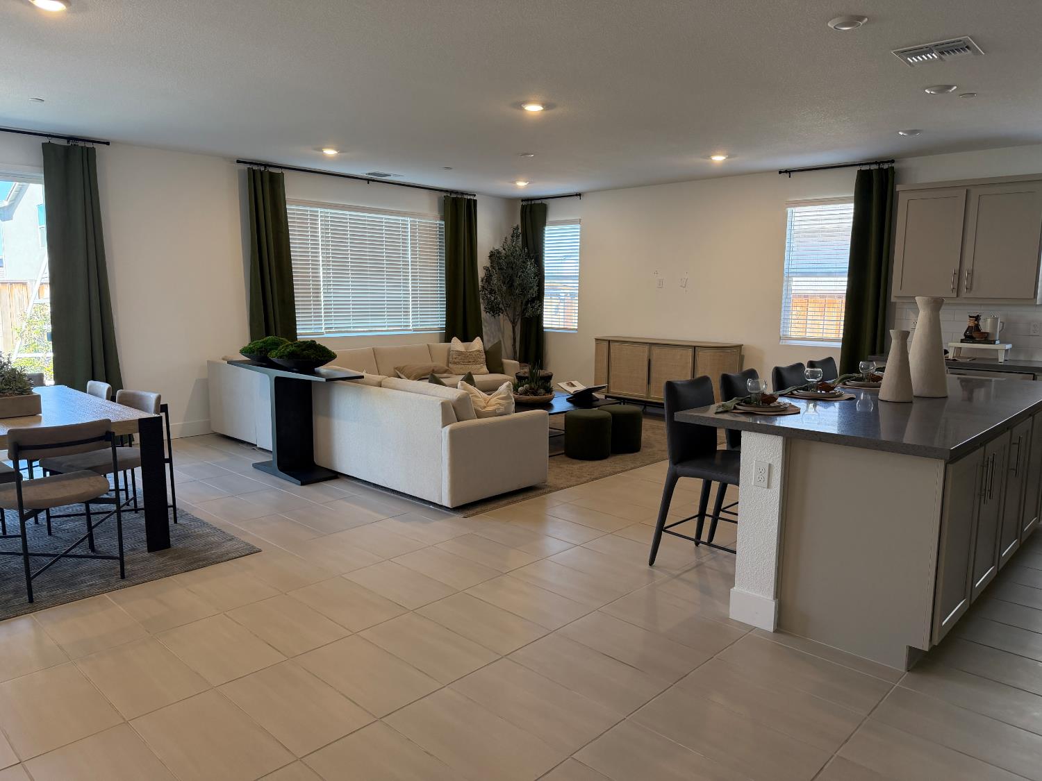 2105 Emerald Ranch Rd, Patterson, CA 95363