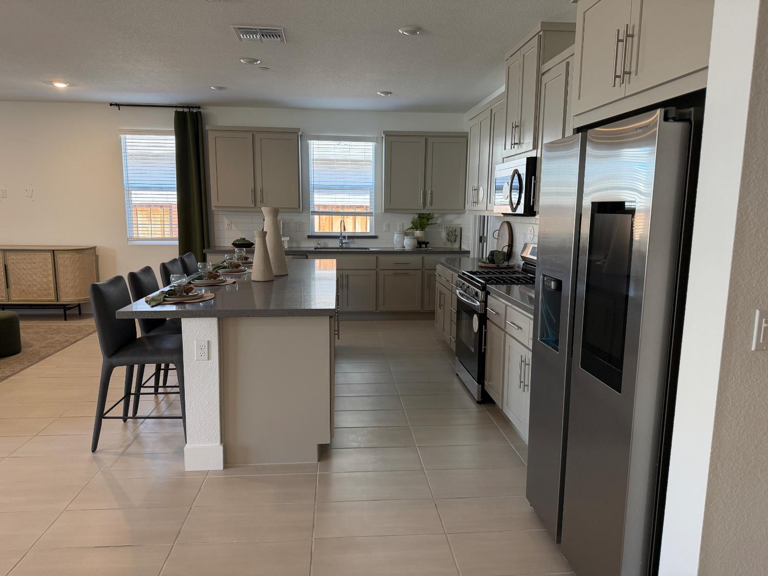 2105 Emerald Ranch Rd, Patterson, CA 95363