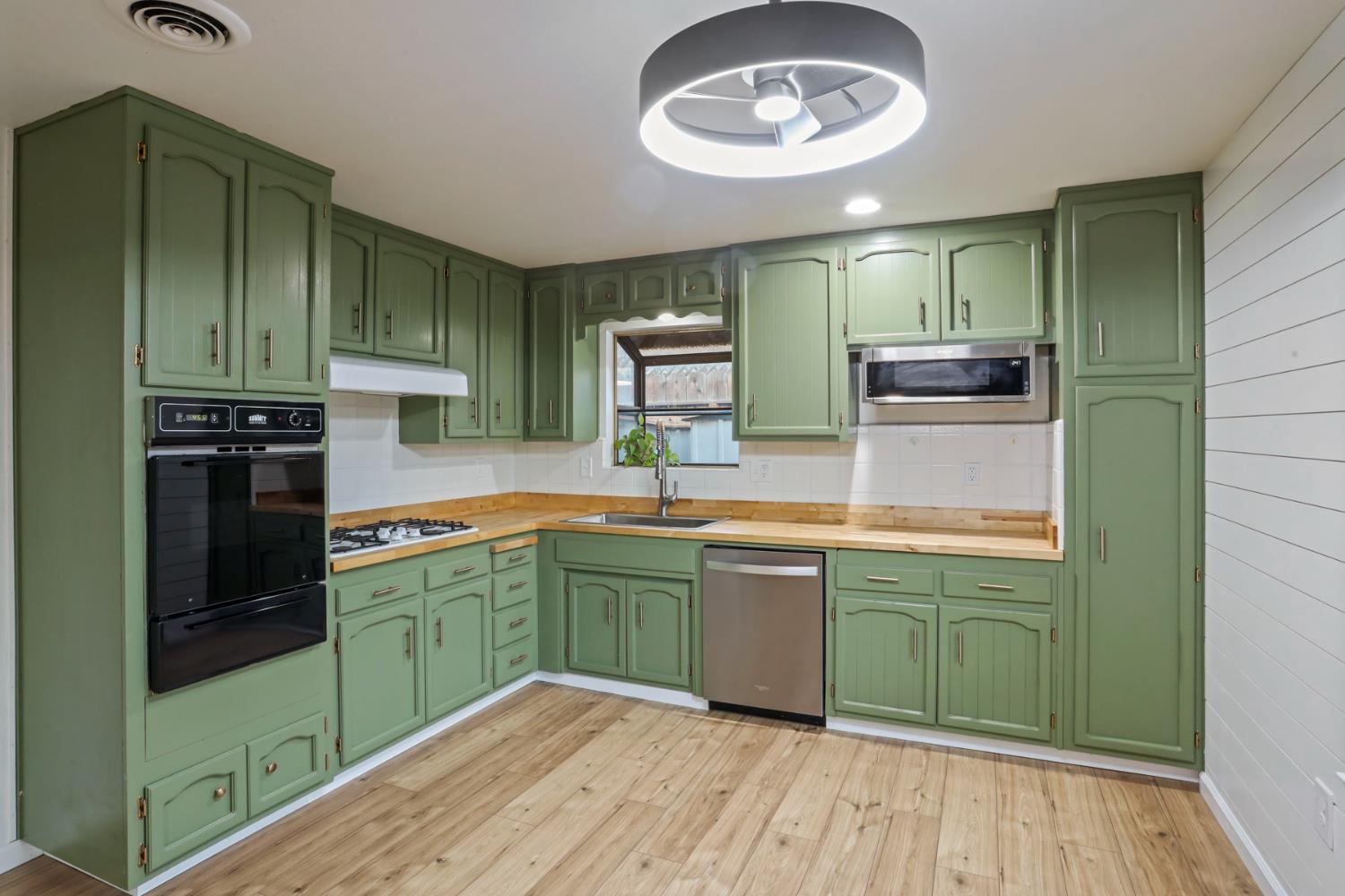 3052 Laramie Dr, Modesto, CA 95355