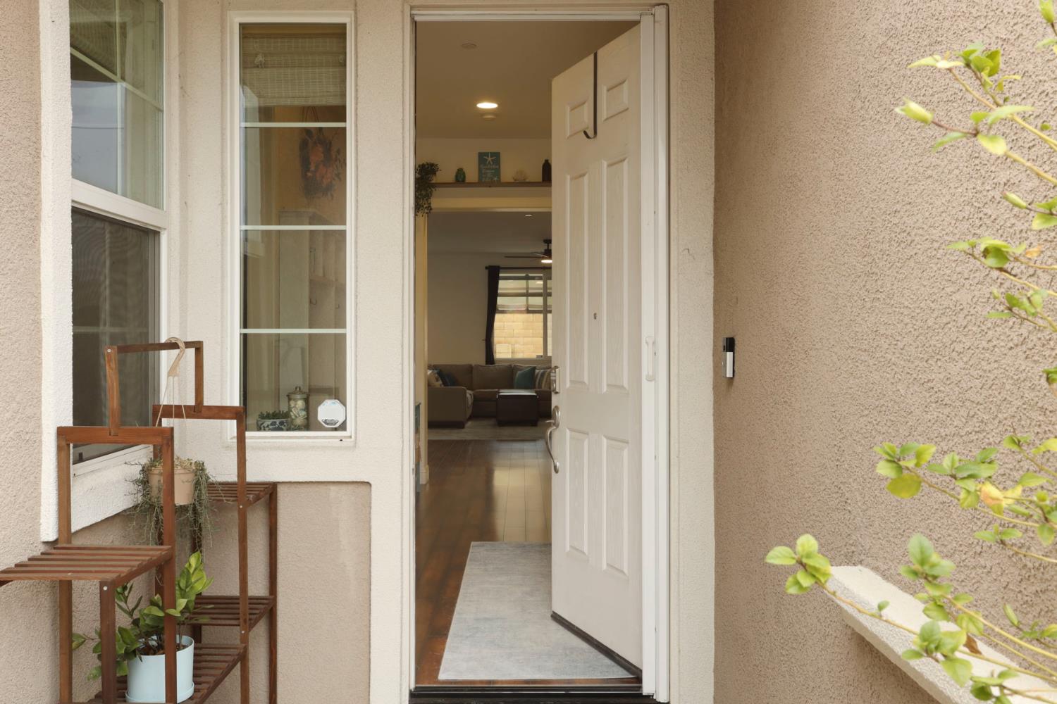 1091 Alba St, Manteca, CA 95337